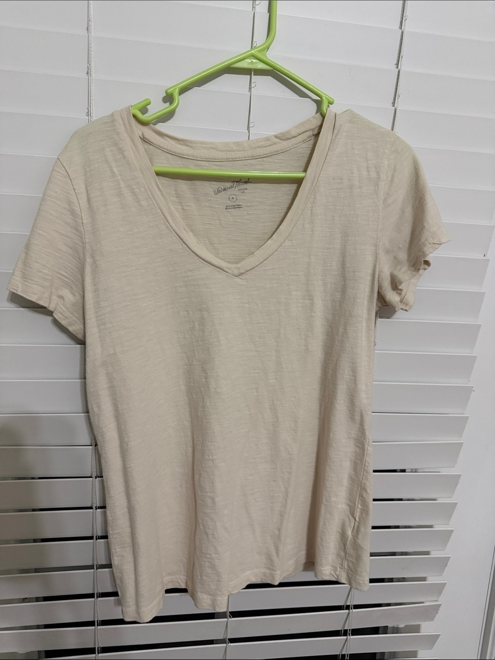 Universal Thread Cream V-Neck Short Sleeve Tee